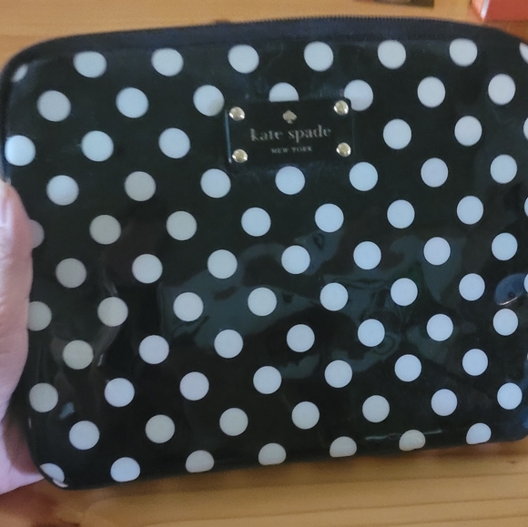 Kate Spade Black and White Polka Dot IPad Case - Picture 2 of 6